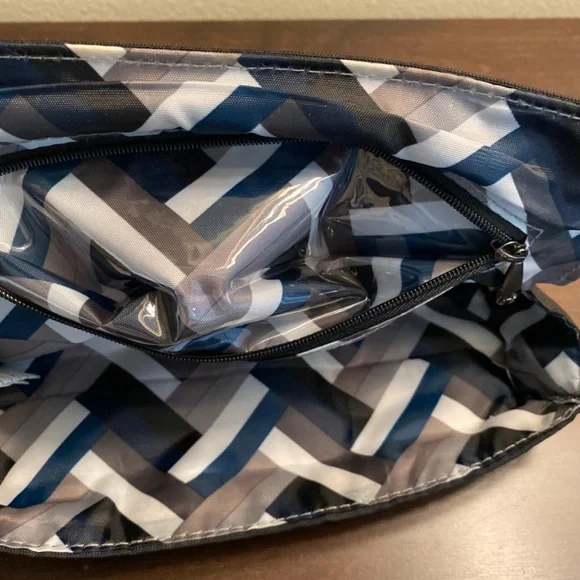 LUG Mini Travel Case - Picture 7 of 11